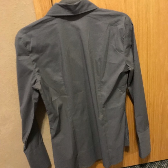 Gray blouse - Picture 3 of 3